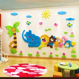 Tranh dán tường mica muôn thú kéo co, trang trí mầm non, khu vui chơi trẻ em