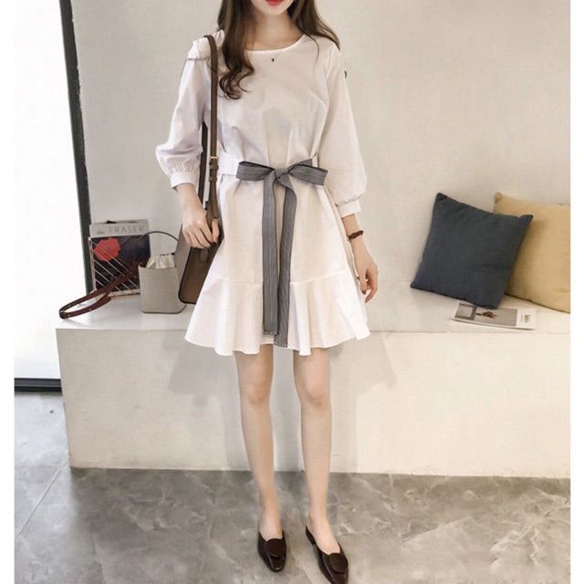 [Mã FATHANG5 giảm 10K đơn 50K] Đầm trắng đuôi cá phối dây sọc | BigBuy360 - bigbuy360.vn