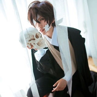 Trang phục cos Dazai trong anime Bungou stray dogs