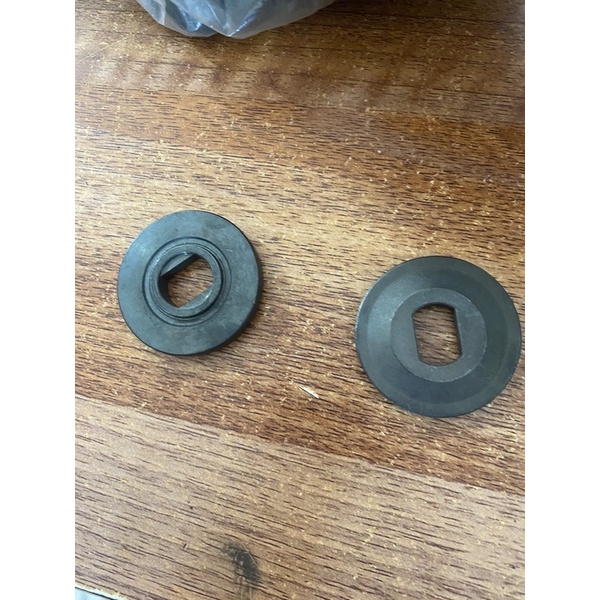 Ốp lưỡi máy cắt gỗ MT580 MT583 M5801B [ Makita ]