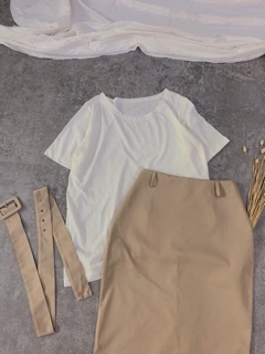 Set áo thun + chân váy kèm nịt