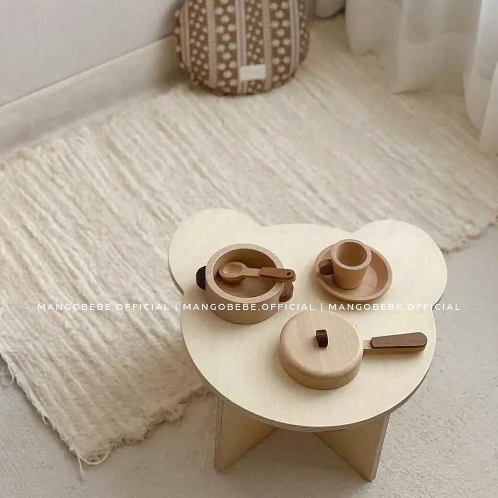 Bàn học hình Gấu và hình Tròn bằng gỗ cho bé