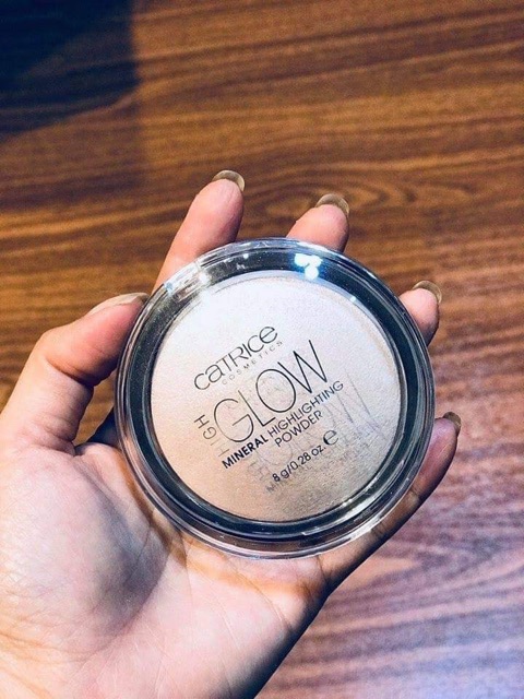 PHẤN BẮT SÁNG CATRICE GLOW MINERAL HIGHLIGHTER