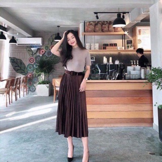 Chân váy xếp ly nhung kèm belt