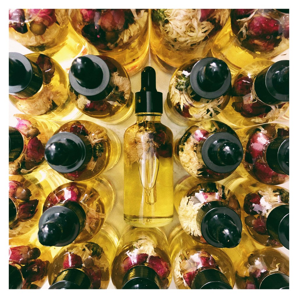 DẦU THẢO MỘC DƯỠNG TÓC - HERBAL NOURISHING HAIR OIL SERUM