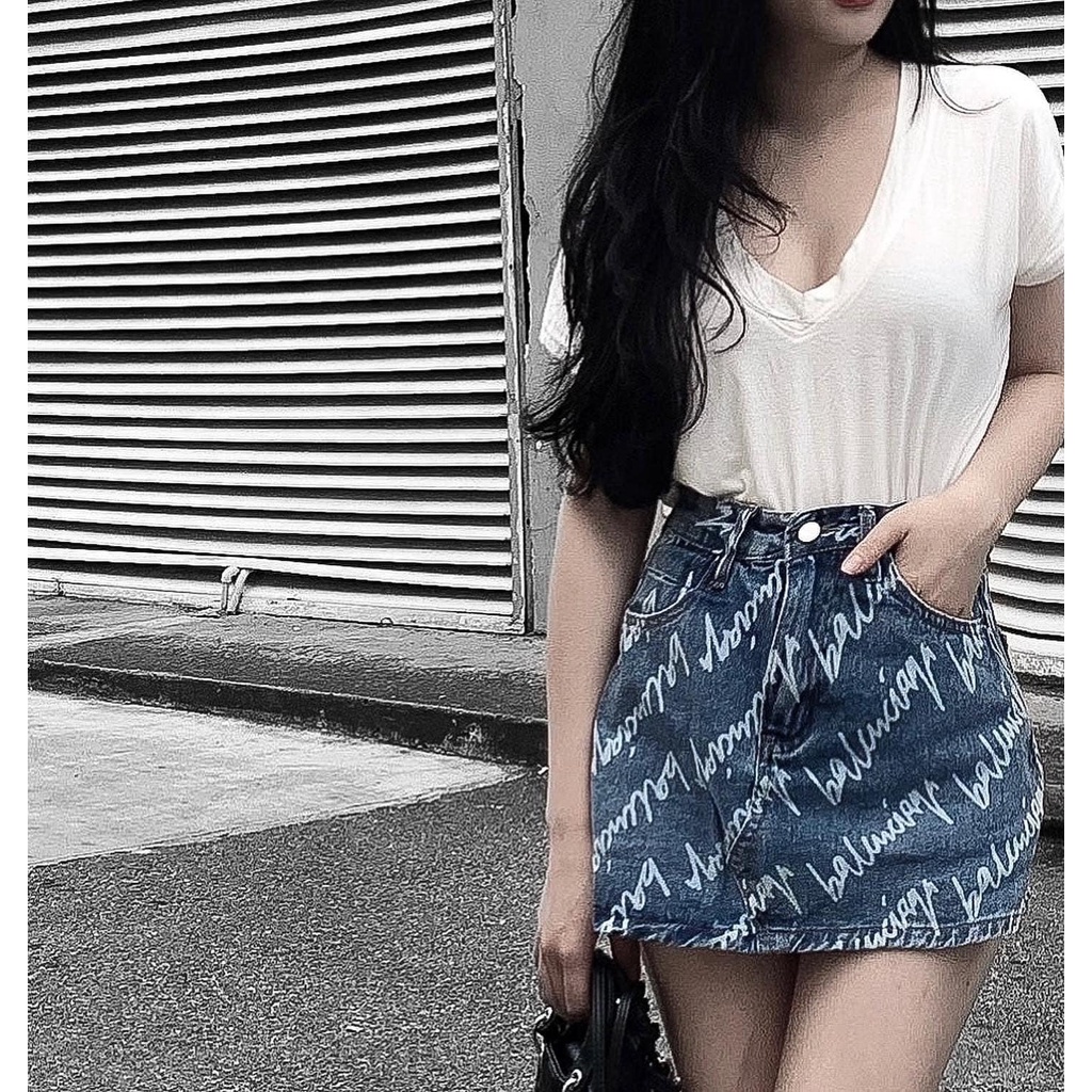 SET ÁO THUN TRẮNG CỔ TIM + CHÂN VÁY JEAN CHỮ KÍ