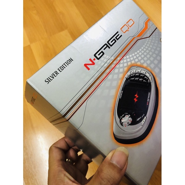 Nokia N-gage QD silver edition