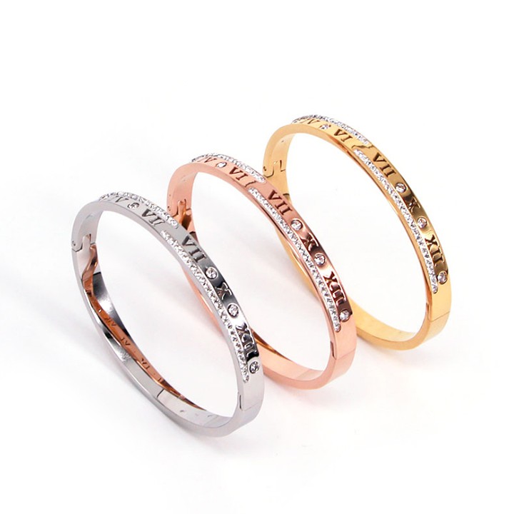 Vòng tay nữ titan cao cấp Số la mã đinh đá siêu đẹp, bền màu, hợp thời trang