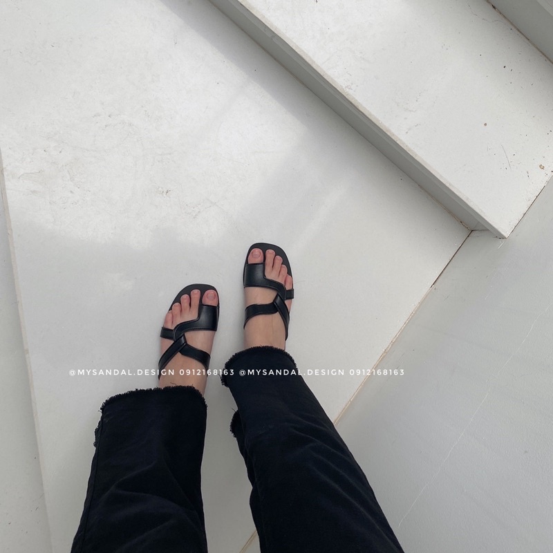 Dép Sandals form đế vuông xỏ ngón 2 quai chéo đế bệt kiểu dáng Hàn Quốc