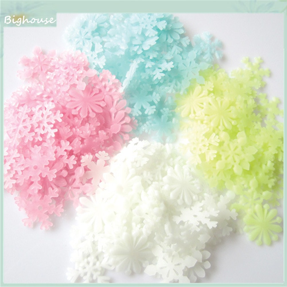 Set 50 bông tuyết dạ quang dán trang trí Giáng Sinh