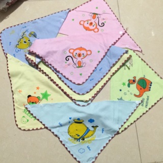 Khăn yếm quàng cổ bé trai ,gái