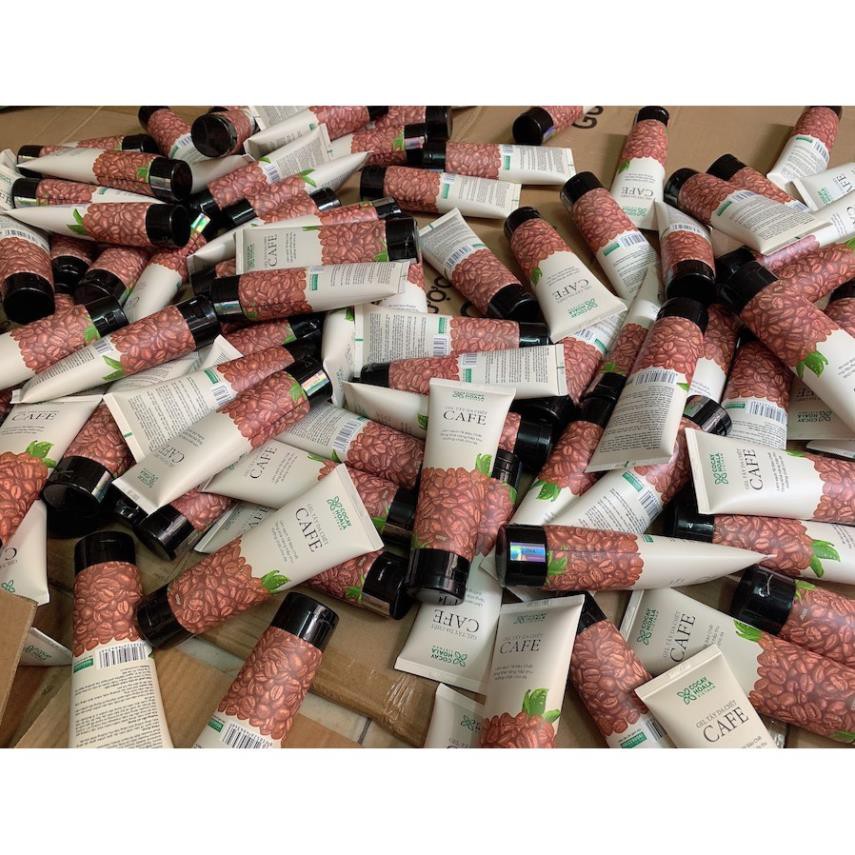 Gel tẩy da chết cà phê Cỏ Cây Hoa Lá giúp nhẹ nhàng lấy đi lớp da chết mà không gây bào mòn da và khô da. | BigBuy360 - bigbuy360.vn