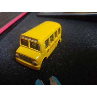 xe mô hình Tomica- Snoopy School bus