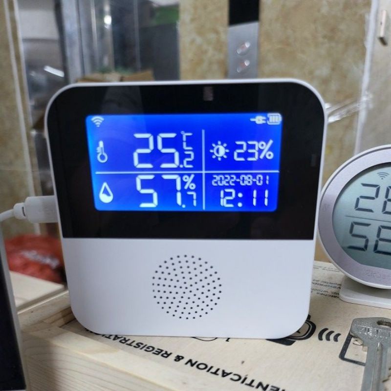 Màn Hình Nhiệt Kế Cảm Biến Nhiệt Độ Độ Ẩm Wifi Có Loa Tuya TTH6