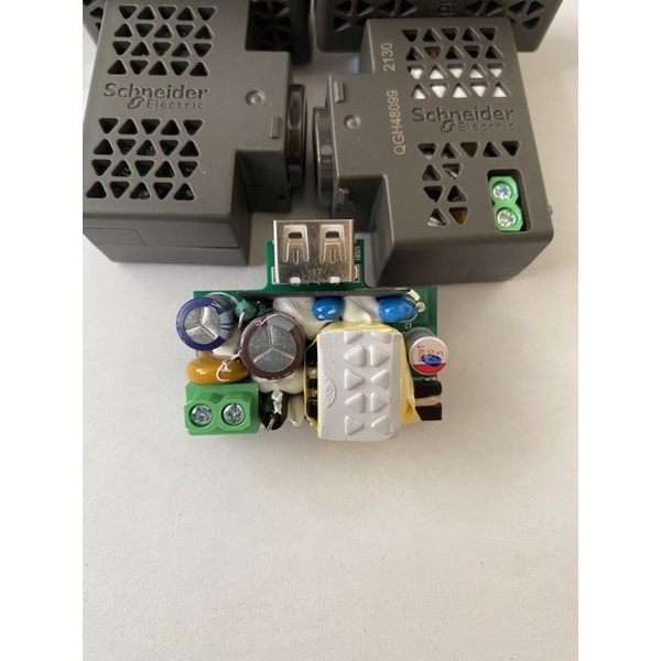 Nhân sạc usb Schneider