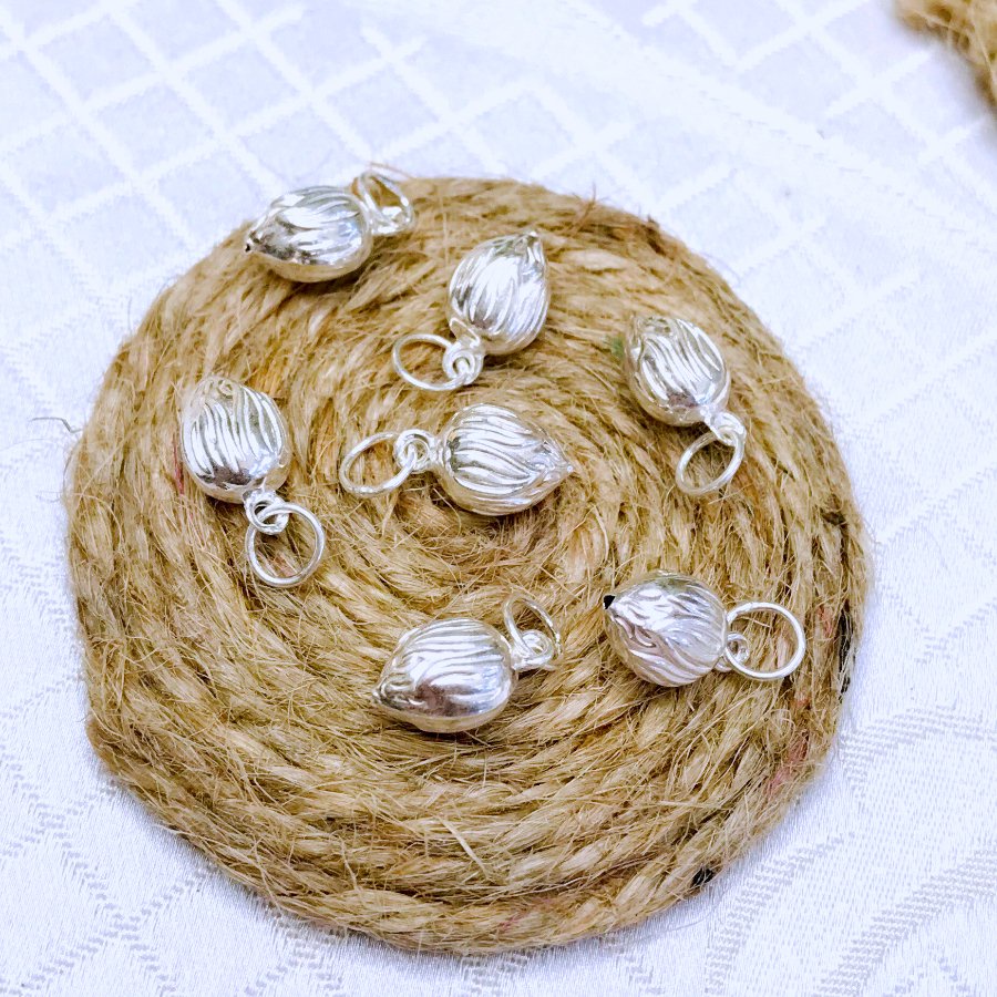 Charm bạc nụ sen