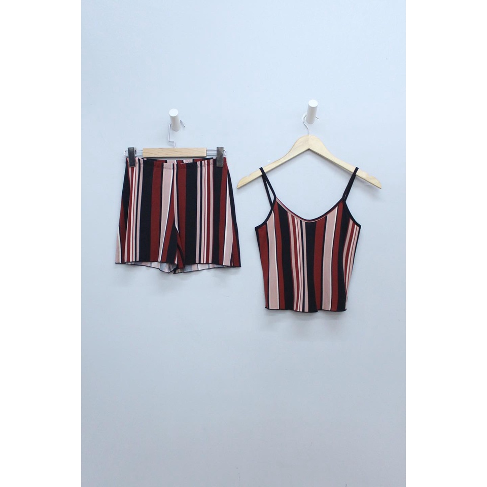 Q8954 &amp; Q8955 - Áo thun croptop Mango 2 dây &amp; quần, phối sọc dọc
