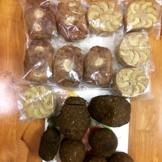 Combo 1 bánh yến mạch táo+1 yến mạch chuối+1 ngũ cốc vuông+1 ngũ cốc tròn+1 bánh mì đen vuông+1 bánh mì đen tròn healthy