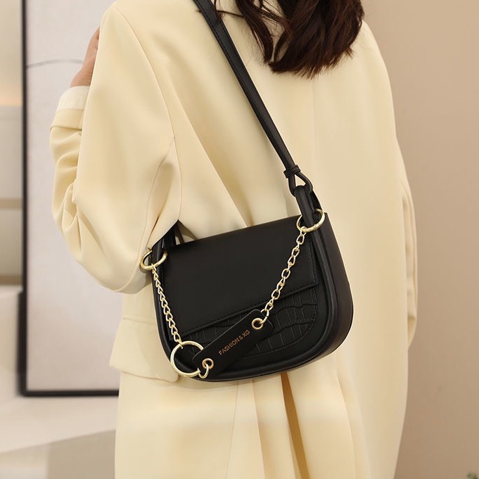 Túi xách nữ, túi đeo vai đeo chéo cá tính da mềm nắp vát hot trend PK 420