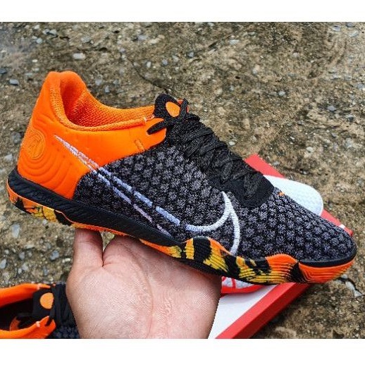 Giày Bóng Đá Lunar Gato React IC