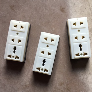 Ổ cắm 3 lỗ cắm