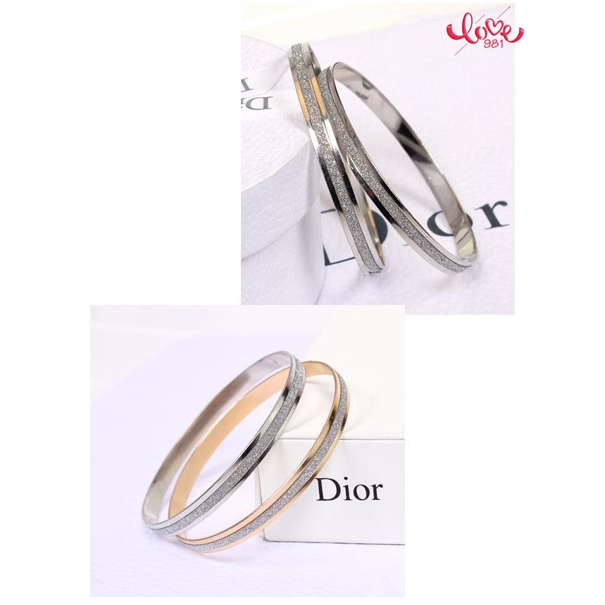 Vòng tay thép titan dáng tròn kiểu dáng thời trang dành cho nữ | BigBuy360 - bigbuy360.vn