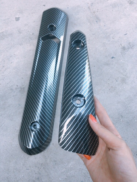 BỘ ỐP PÔ SPARK CACBON gồm 2 miếng nhựa chống cháy cao cấp như hình