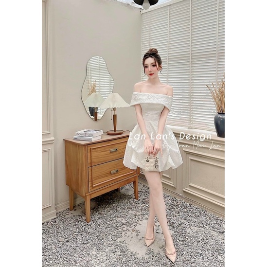 Đầm gấm trắng cúp ngực trễ vai VIBED