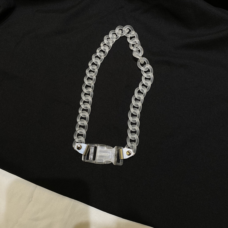 Dây chuyền acrylic trong suốt phong cách hip hop thời trang