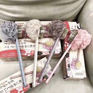 Dụng cụ chà lưng kèm bông tắm