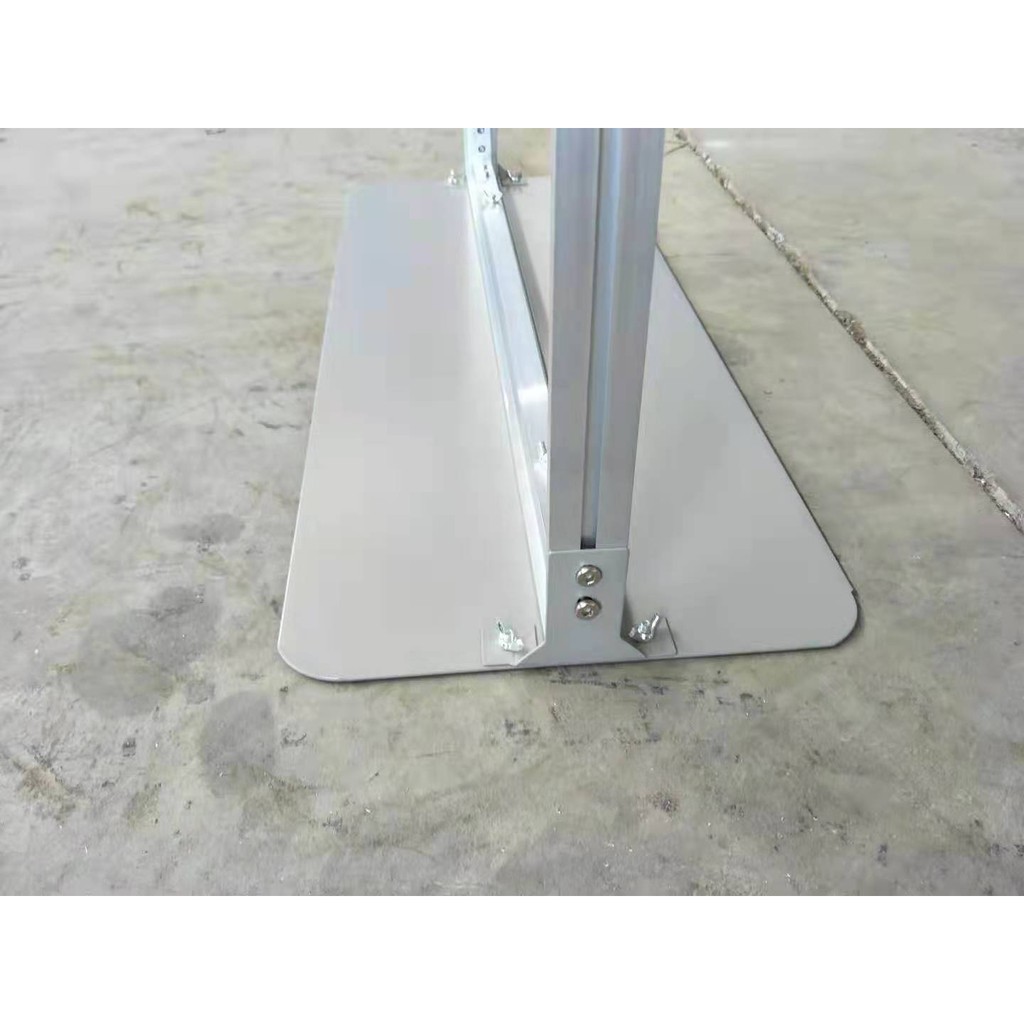 Standee khung nhôm sang trọng kích thước 0.8*2m