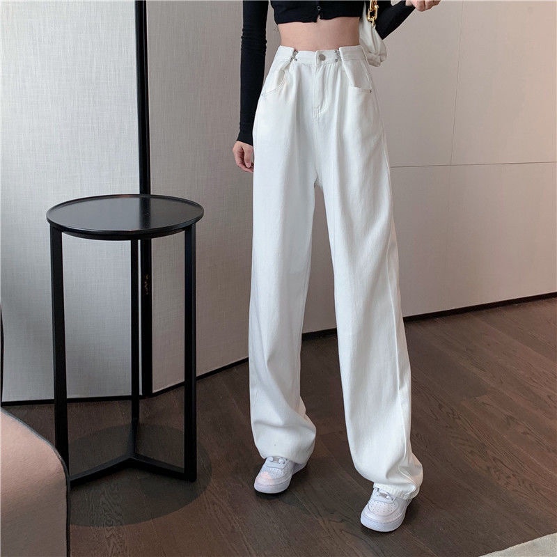 Quần jean lưng cao ống rộng theo phong cách vintage