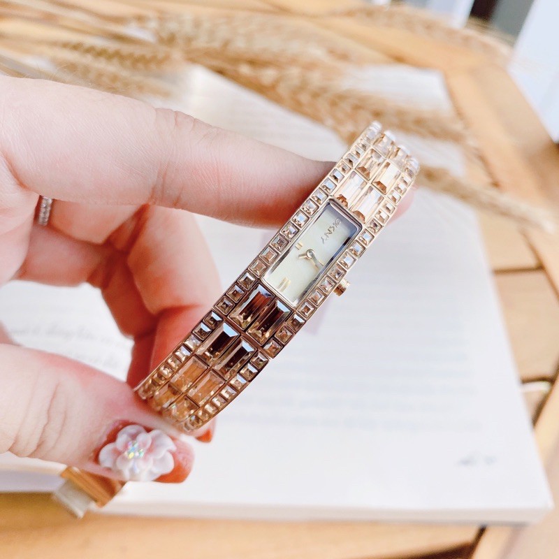 Đồng hồ nữ DKNY