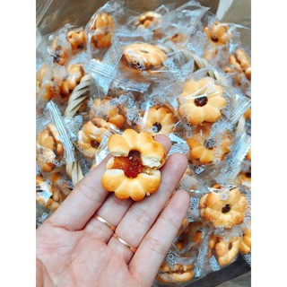 BÁNH HOA MAI NHÂN MỨT KHÓM
