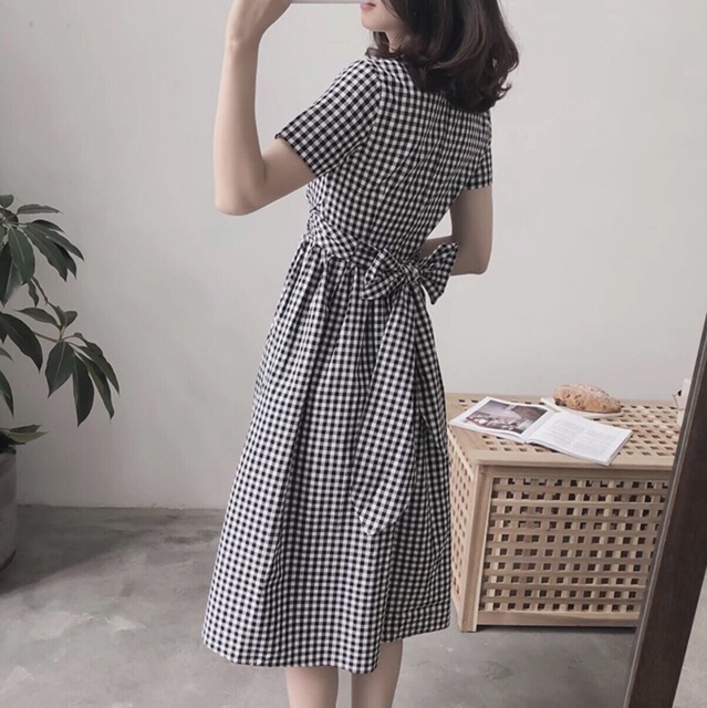 Đầm váy caro cổ V xếp li nơ sau