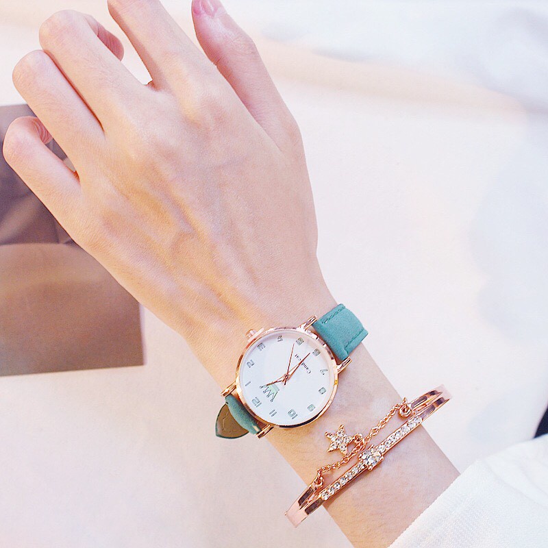 Đồng Hồ Nữ Dây Da Candycat Vương Miện D397 Dễ Thương - Hazo