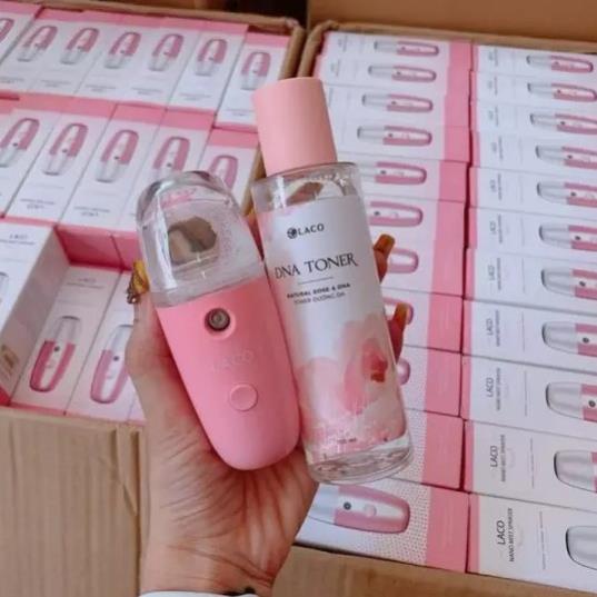 (Tặng kèm máy phun sương) Nước hoa hồng DNA Toner Laco – Khóa ẩm hiệu quả (chai 150ml)