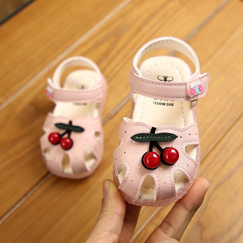 Sandal bé gái chống vấp  chống trơn gắn Hình cherry dễ thương