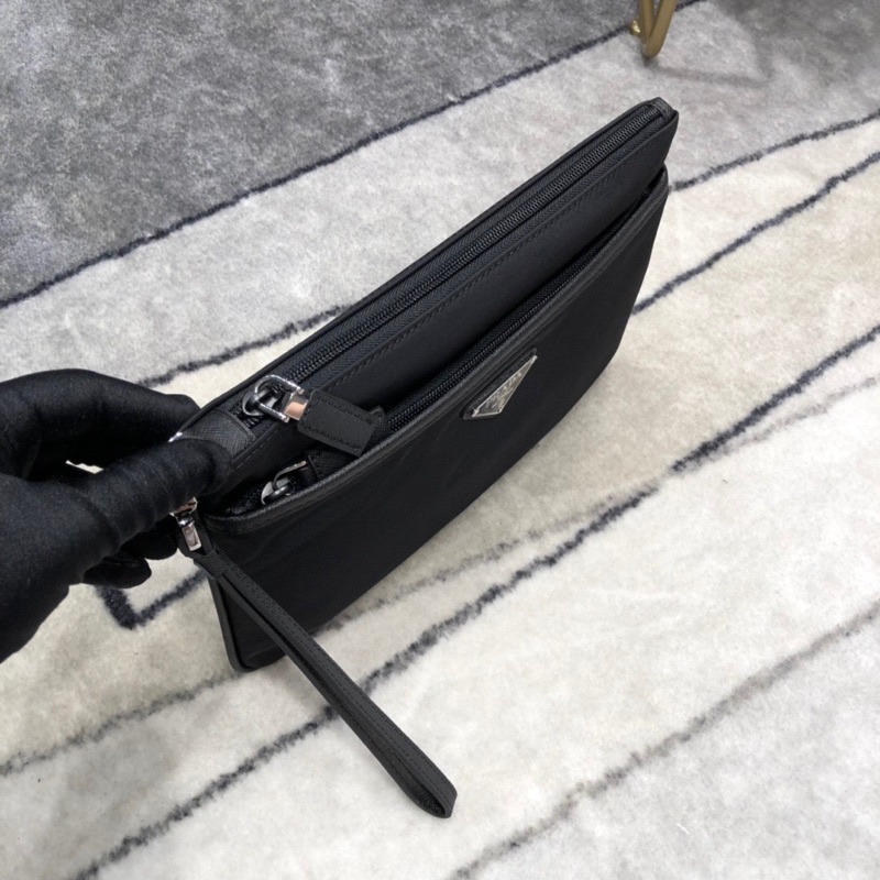 Clutch cầm tay cho nam thương hiệu thời trang cao cấp Prada chất liệu vải chống nước