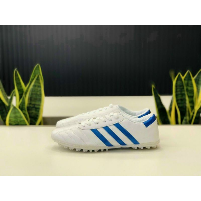 giầy đá bóng CT3 đế TF  tặng tất đá bóng. khâu kín đế