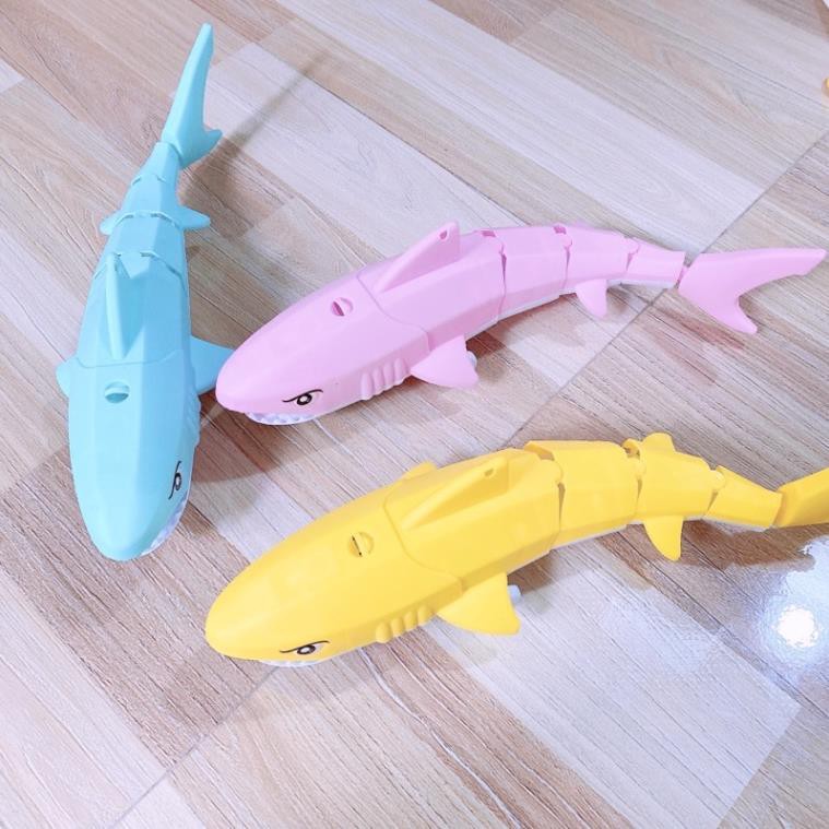 ĐỒ CHƠI! CÁ MẬP CHẠY PIN PHÁT SÁNG CHO BÉ  SHOP MẸ BÚN