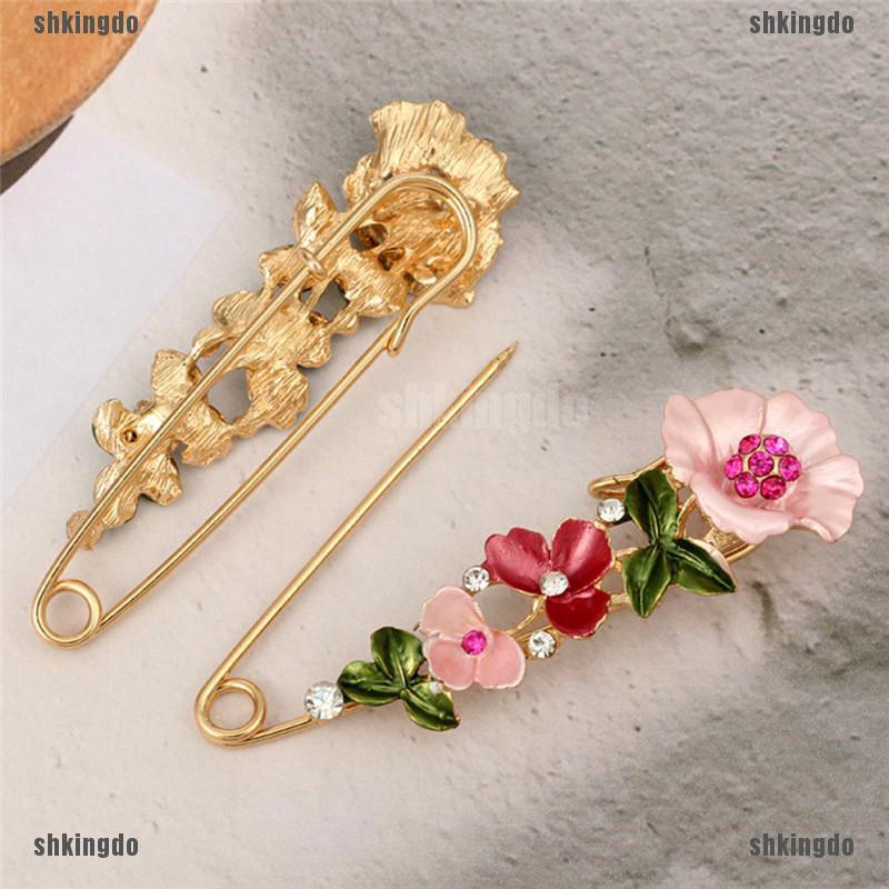 Ghim cài áo hình hoa đính pha lê phong cách Vintage