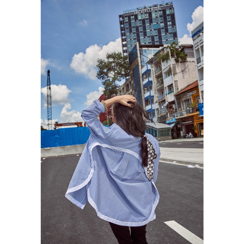 TheBlueTshirt - Áo Sơ Mi Phom Rộng Kiểu Nữ - Modern Arc Oversized Shirt