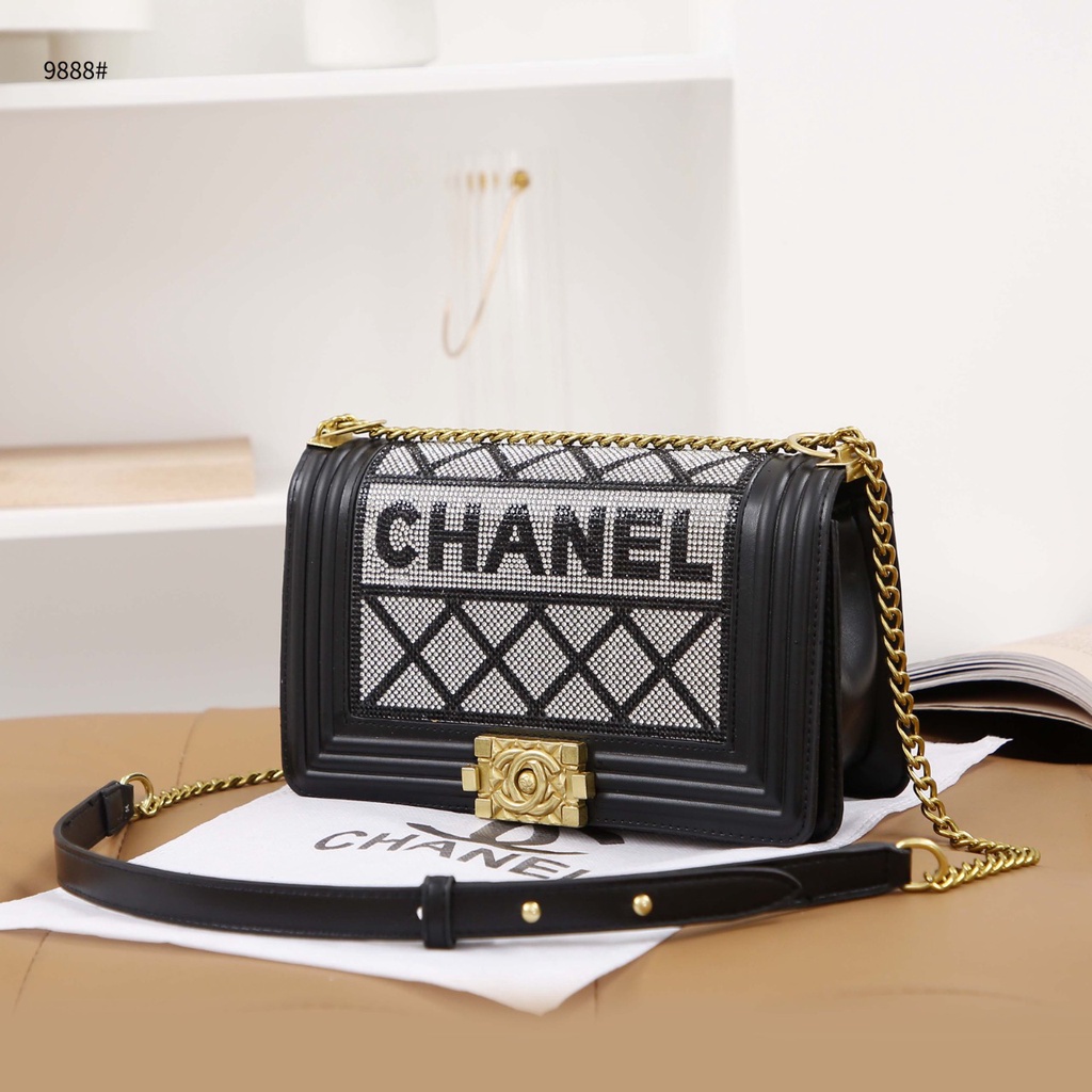 Túi Chanel Chất Liệu Da Cừu Cứng Cáp Màu Vàng Đính Đá Dành Cho Bé Trai #9888