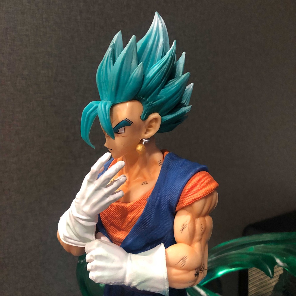Mô hình Vegito super saiyan blue có LED 40 cm