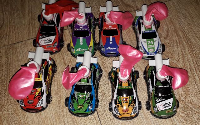 Hàng hot_Một chiếc xe bằng nhựa chạy bằng hơi rất đẹp