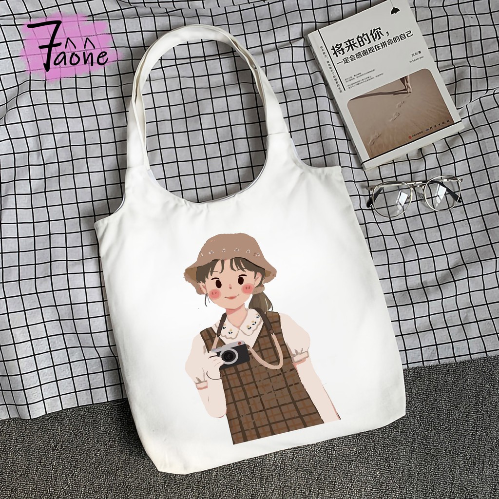 TÚI VẢI QUAI TRÒN CÔ GÁI BÉ NHỎ CÓ TÚI CON TOTE VẢI CANVAS