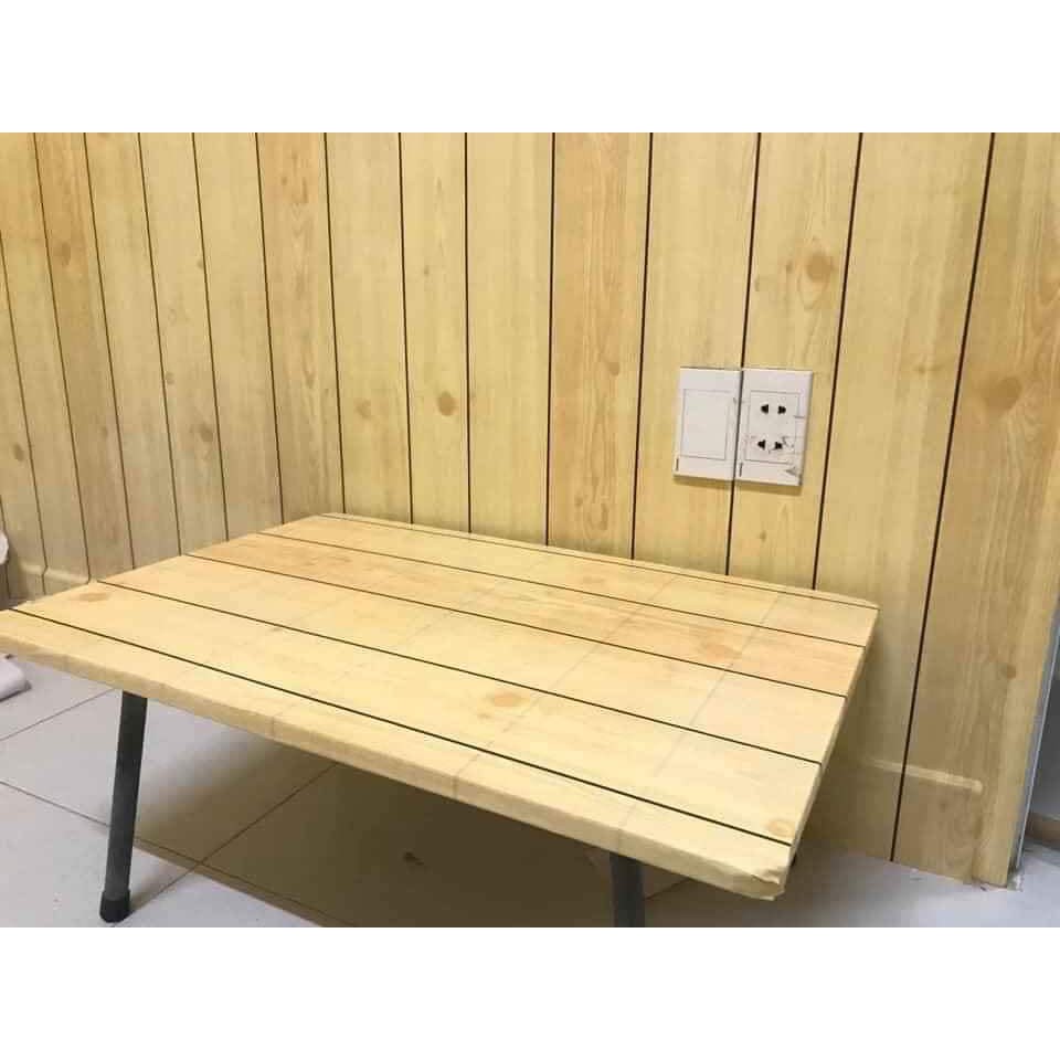 Cuốn 10 mét giấy dán tường giả gỗ vàng khổ rộng 45cm và có keo dán sẵn