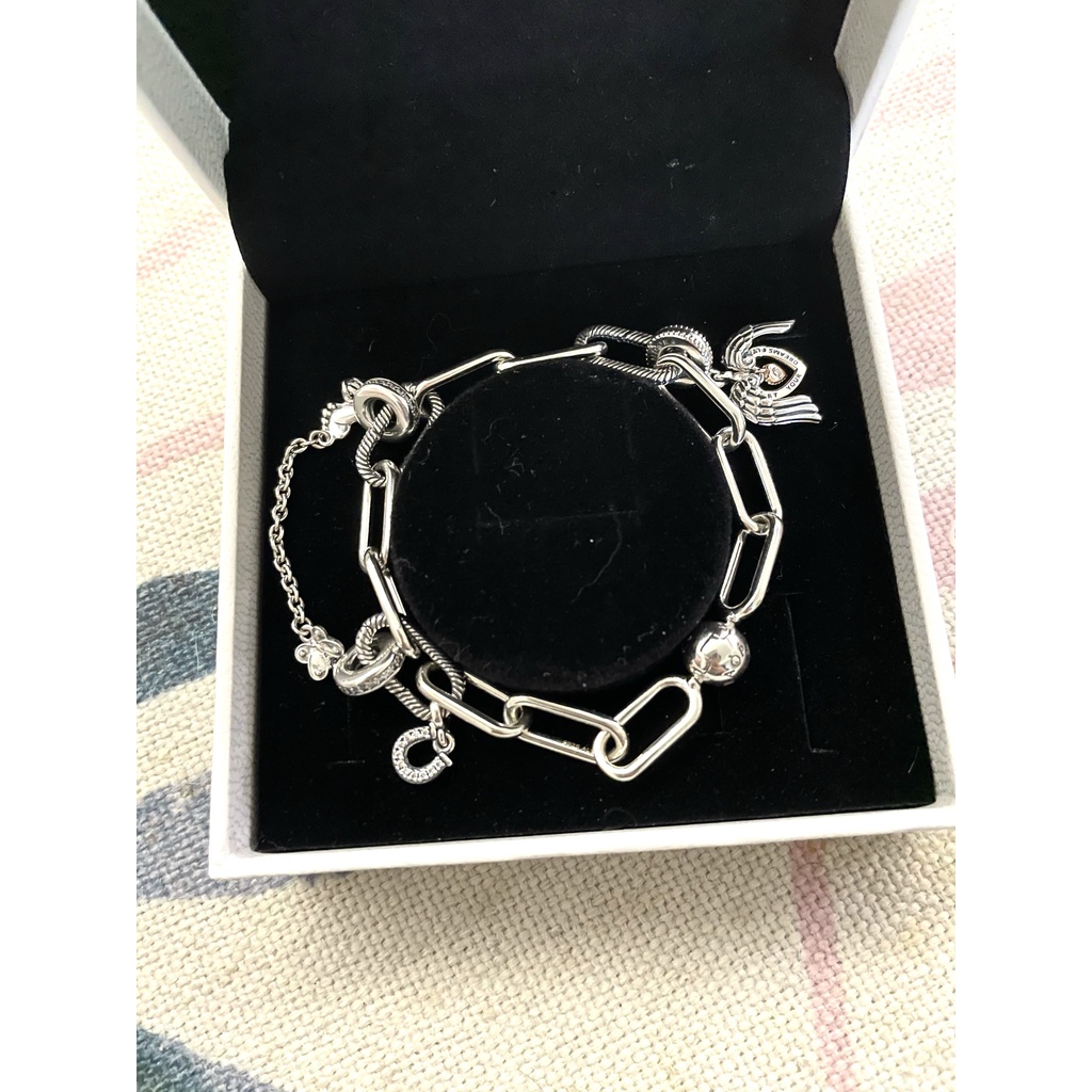 Vòng tay chuỗi hạt có cánh thiên thần và tình yêu