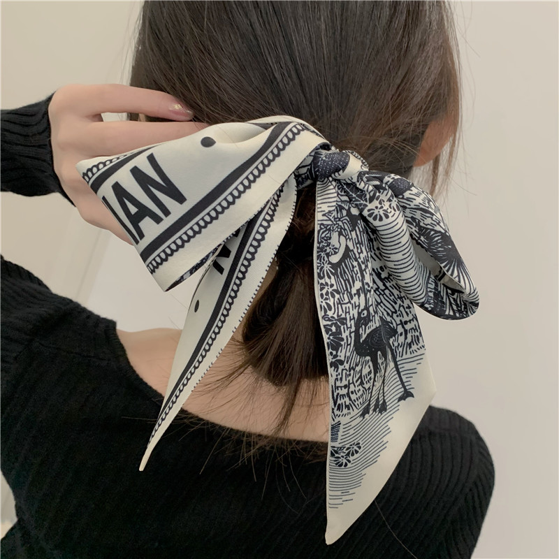 Khăn lụa buộc tóc phong cách retro thanh lịch nữ tính